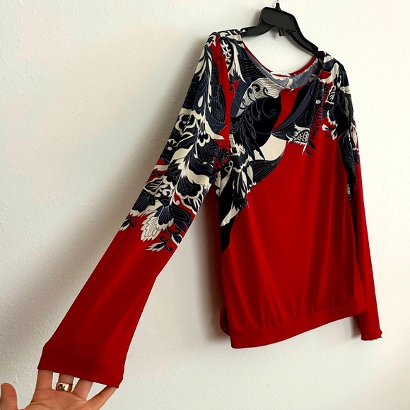 Tahari red top with Japanese style design - Picture 4 of 14